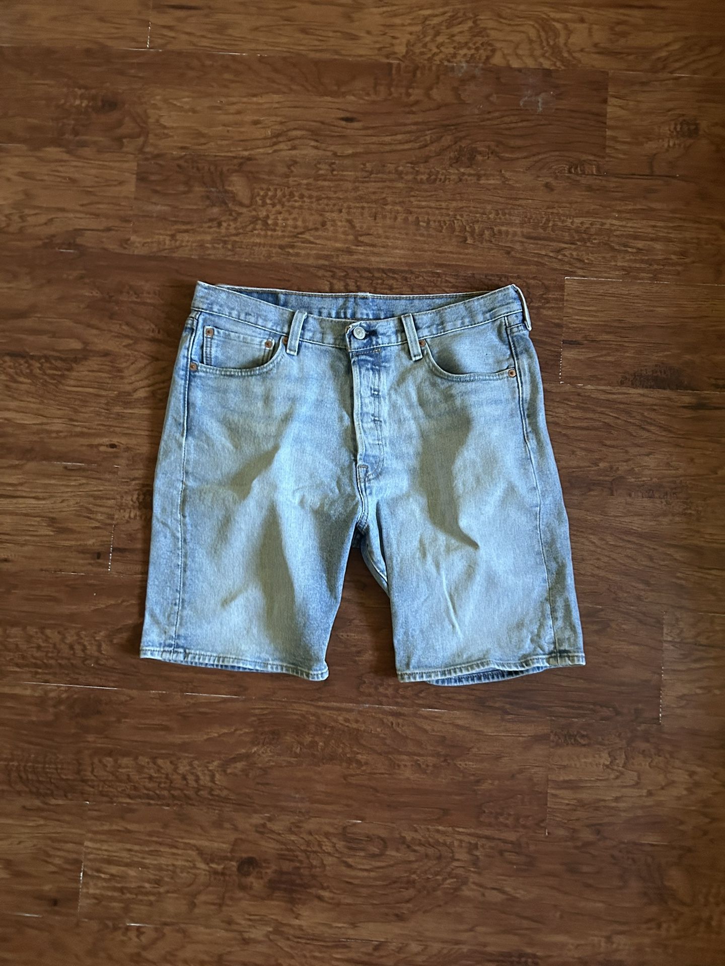 Levi Jorts