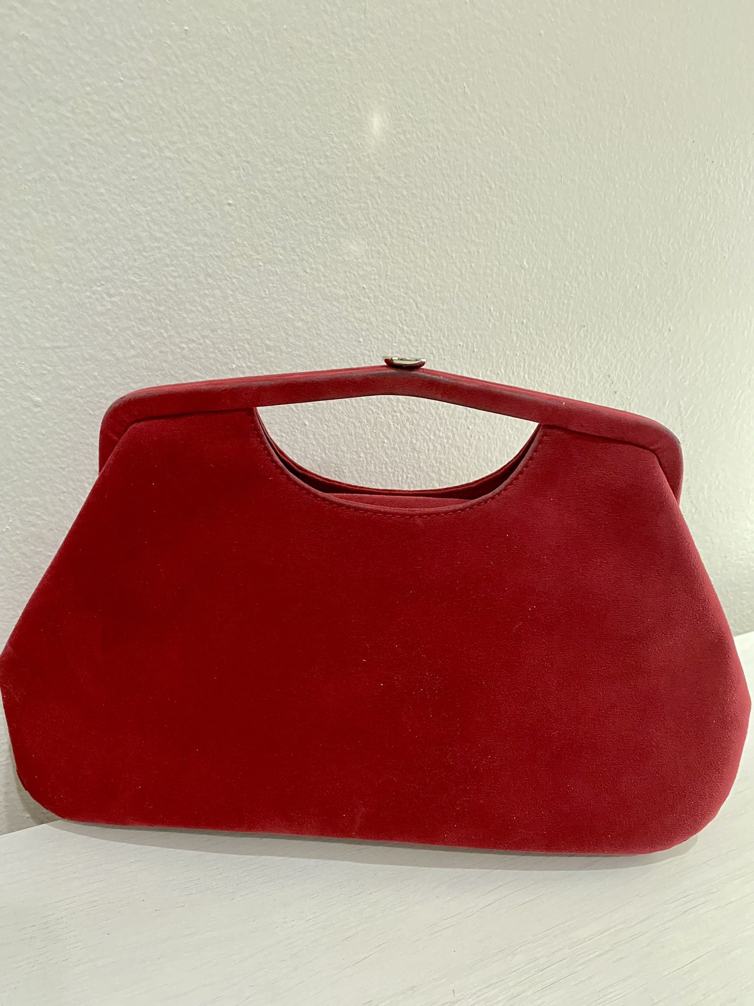 VINTAGE RED VELVET CLUTCH PURSE FROM THE 90’S