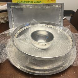 Towle Silversmith Since 1690 Mother of Pearl Set  