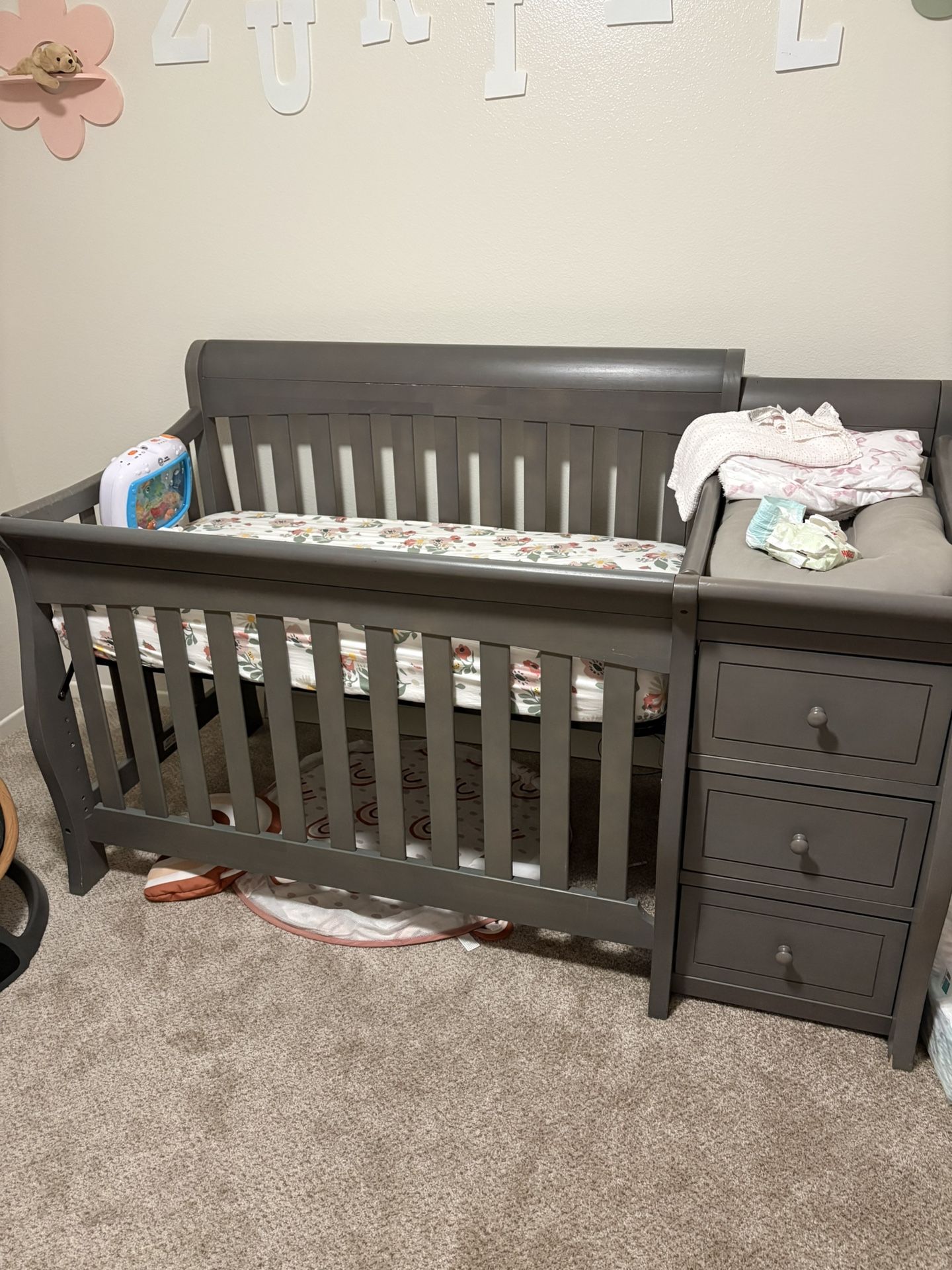 Crib With Changing Table 