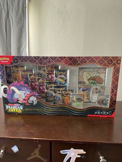 Pokémon Paldean fates premium collection