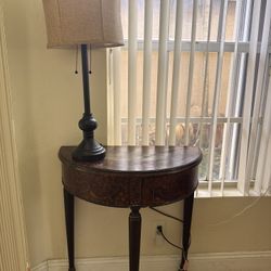 Corner Wood Antique Side Table With Lamp Included