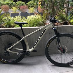 2019 Kona Honzo CR Carbon Fiber Size Small for Sale in Kirkland WA OfferUp
