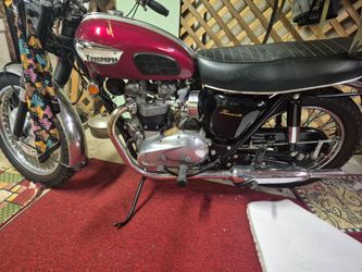 68 triumph bonneville..