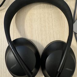 Bose 700 Wireless Headphones