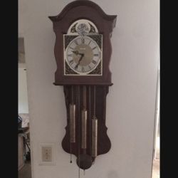 Antique Howard Miller Tempus Fugit Wall Chime Clock