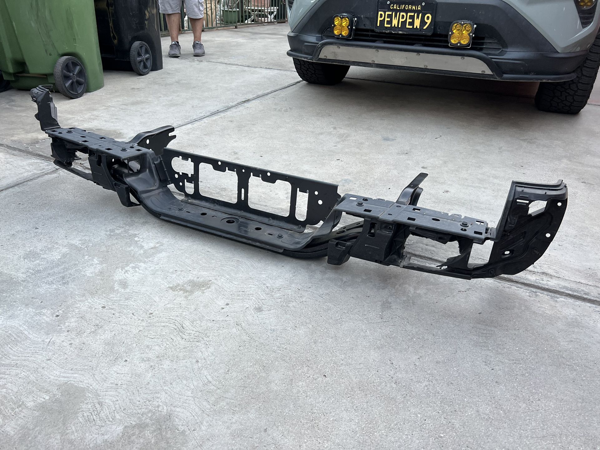 2016 - 2020 Toyota Tacoma Rear Reinforcement And Bumper Cover Support And Both End Cover Supports