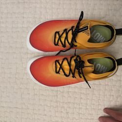 Vivobarefoot Motus Women’s Barefoot Zero-Drop Shoe Size9 