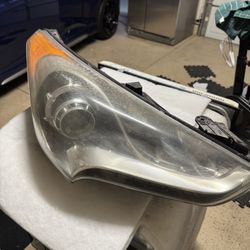 2016 Veloster Headlight