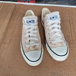 Unisex Converse Chuck Taylor - Size 8 Women's 
