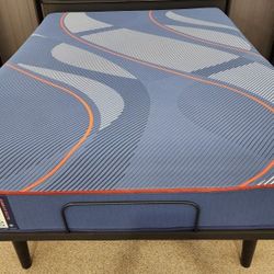 Queen size Sealy Posturepedic Elite firm Hybrid mattress 