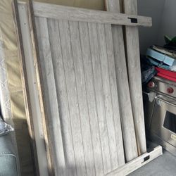 Queen Bed 
