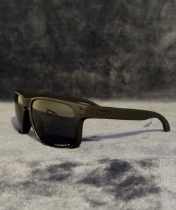 Oakley Holbrook XL Sunglasses New In Box