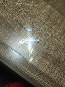 Cross pendant