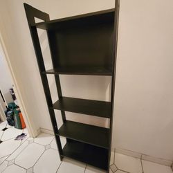 2 Bookshelves