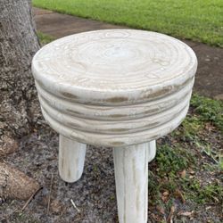 Cool, Heavy Solid Wood Chic 3 Legged Chair Table Plant Stand. Live Edge Slab Wooden Beach Seat Holds 250 Lbs $50.  White Wicker Vanity Stool $25. 