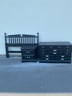 Full size bed/Dresser