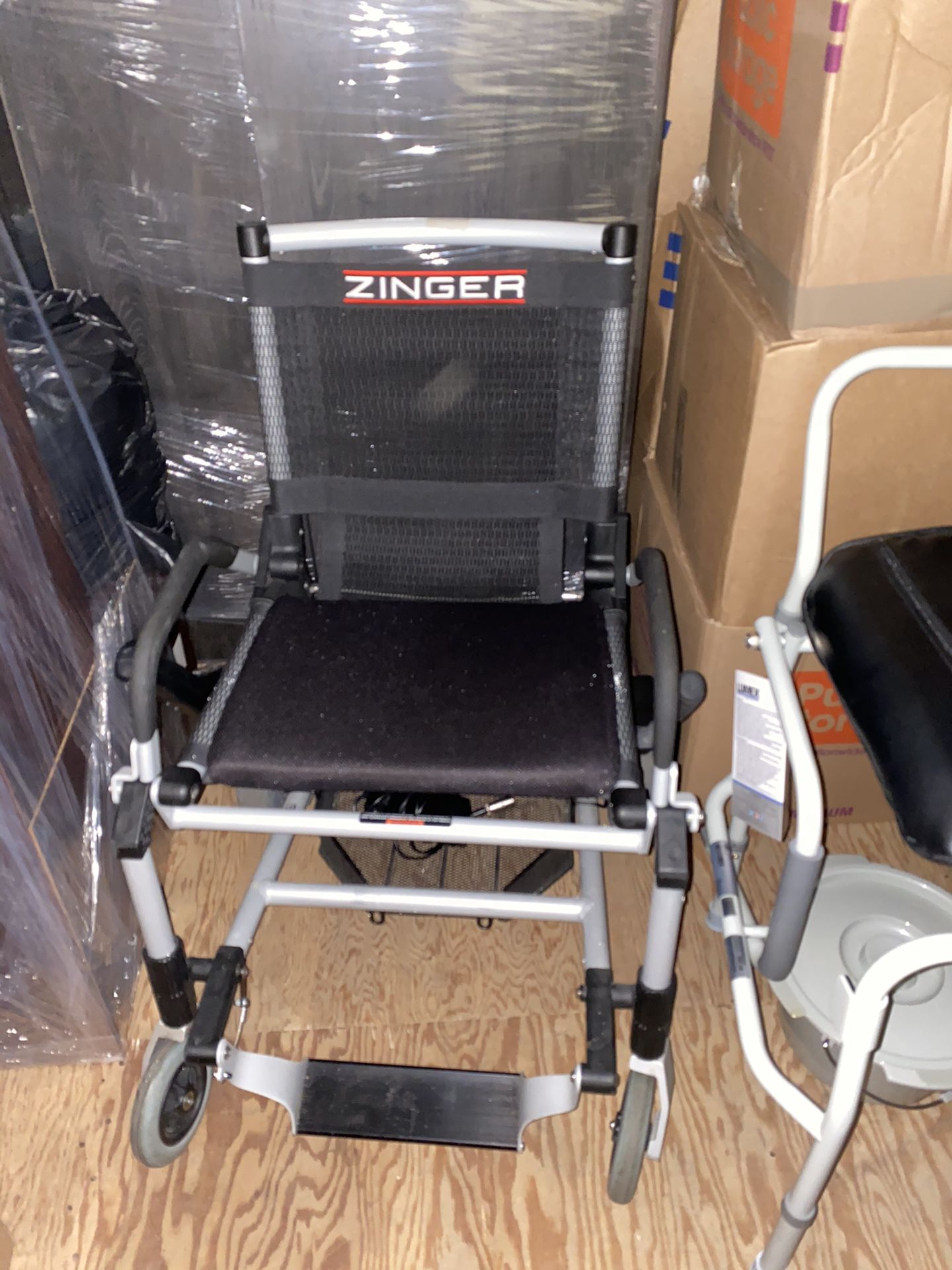 Zinger Motorized Rechargeable Chair