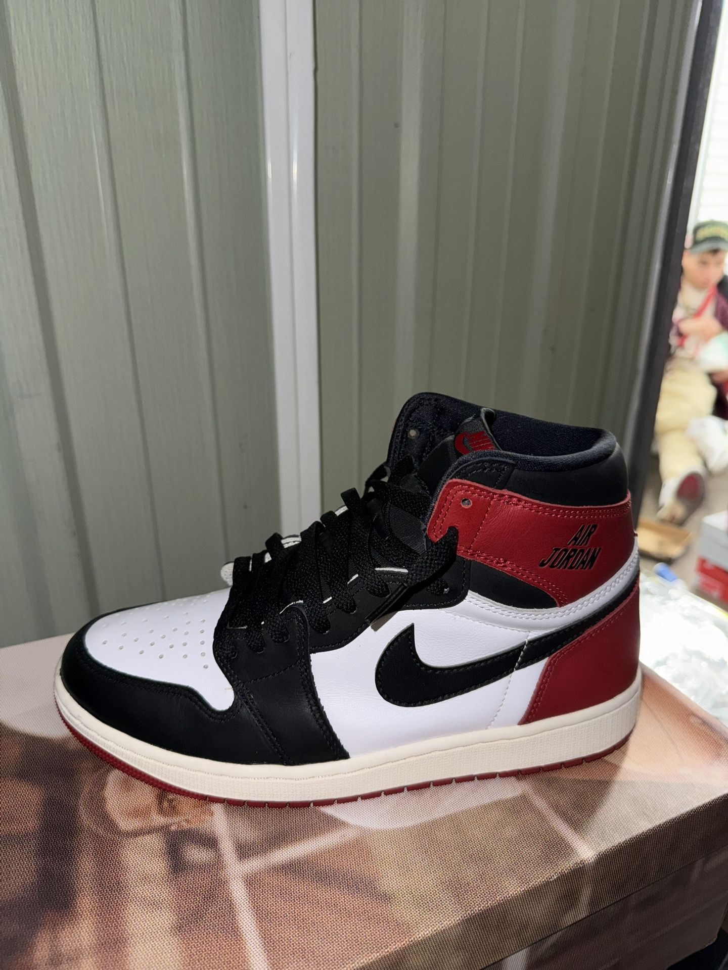 Air Jordan 1 Black Toe