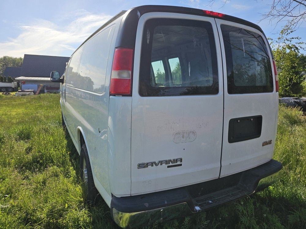 2013 GMC SAVANA for PARTS