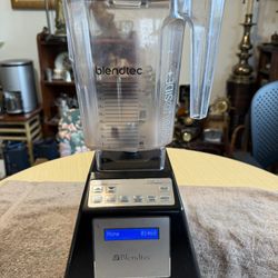 BlendTec Total Blender Model ES3 Black 36 Oz w Pitcher and Lid