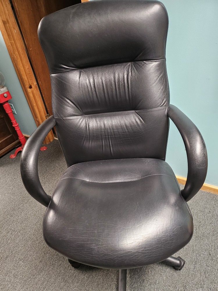 OFFICE DESK CHAIR 5 WHEELS ADJUSTABLE