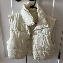 Women’s Cropped Cream Puffer Vest