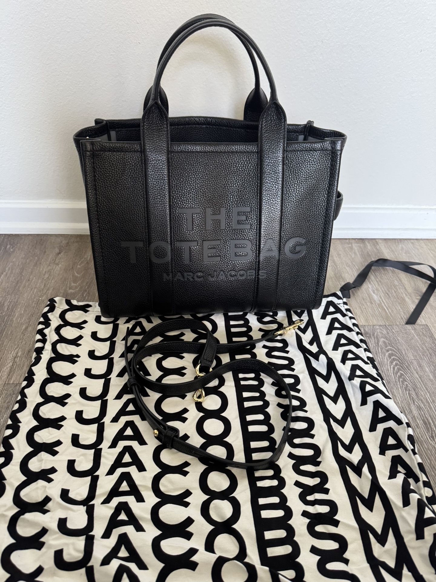 Marc Jacobs - The Leather Medium Tote Bag, Black