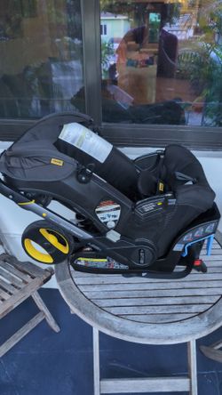 Doona stroller with base used