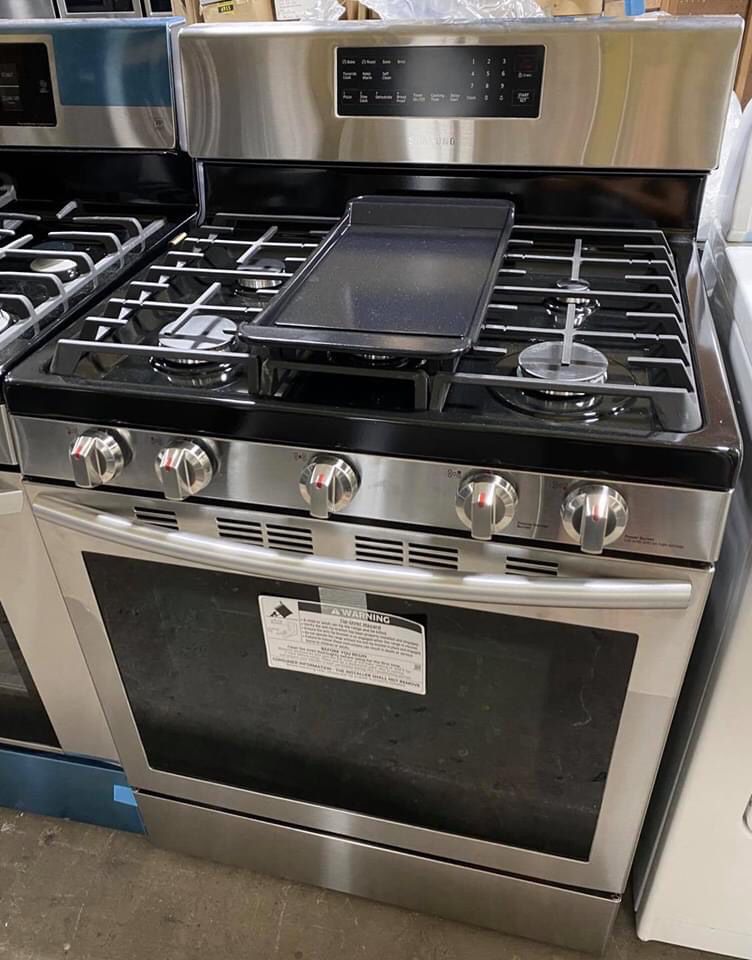 NEW Samsung Gas Range w/Convection & Self Clean Oven (Finance Available)