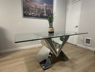 Dinning Table