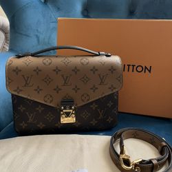 Authentic Louis Vuitton Pochette Métis Monogram Reverse Shoulder Crossbody Bag Purse 
