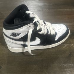 Air Jordan 1 Mid Black and White Sneakers Size 5 Men 7 Women