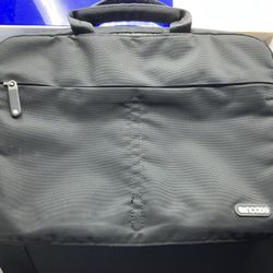 incase Laptop Bag With Soft Interior For A MacBook or PC Up To 14 Inches 