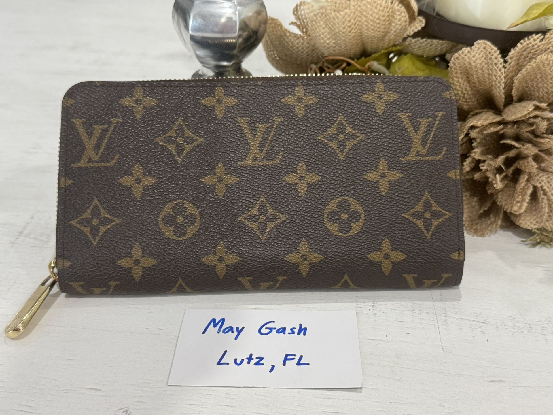 louis vuitton zipper wallet