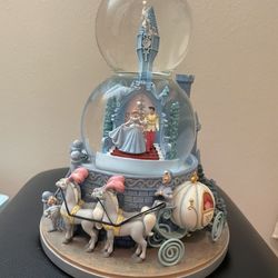 Disney- Cinderella Double Snow Globe