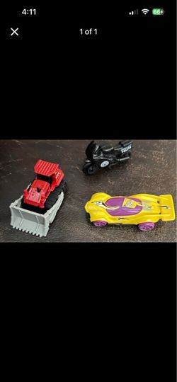 Hot Wheels Toy Vehicle Bundle Set of 3