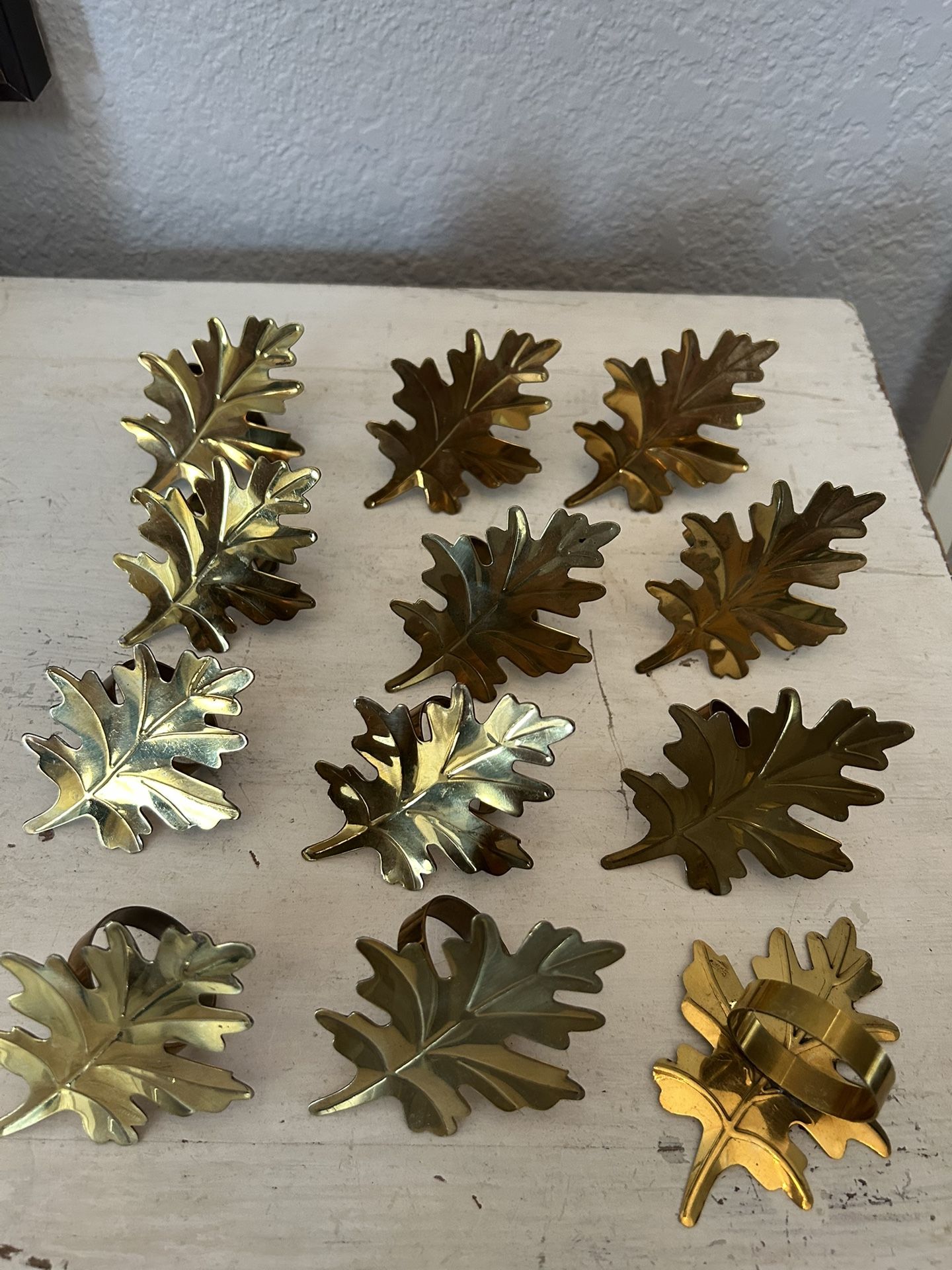 Set Of 12 Brass  Leaf Napkin Rings