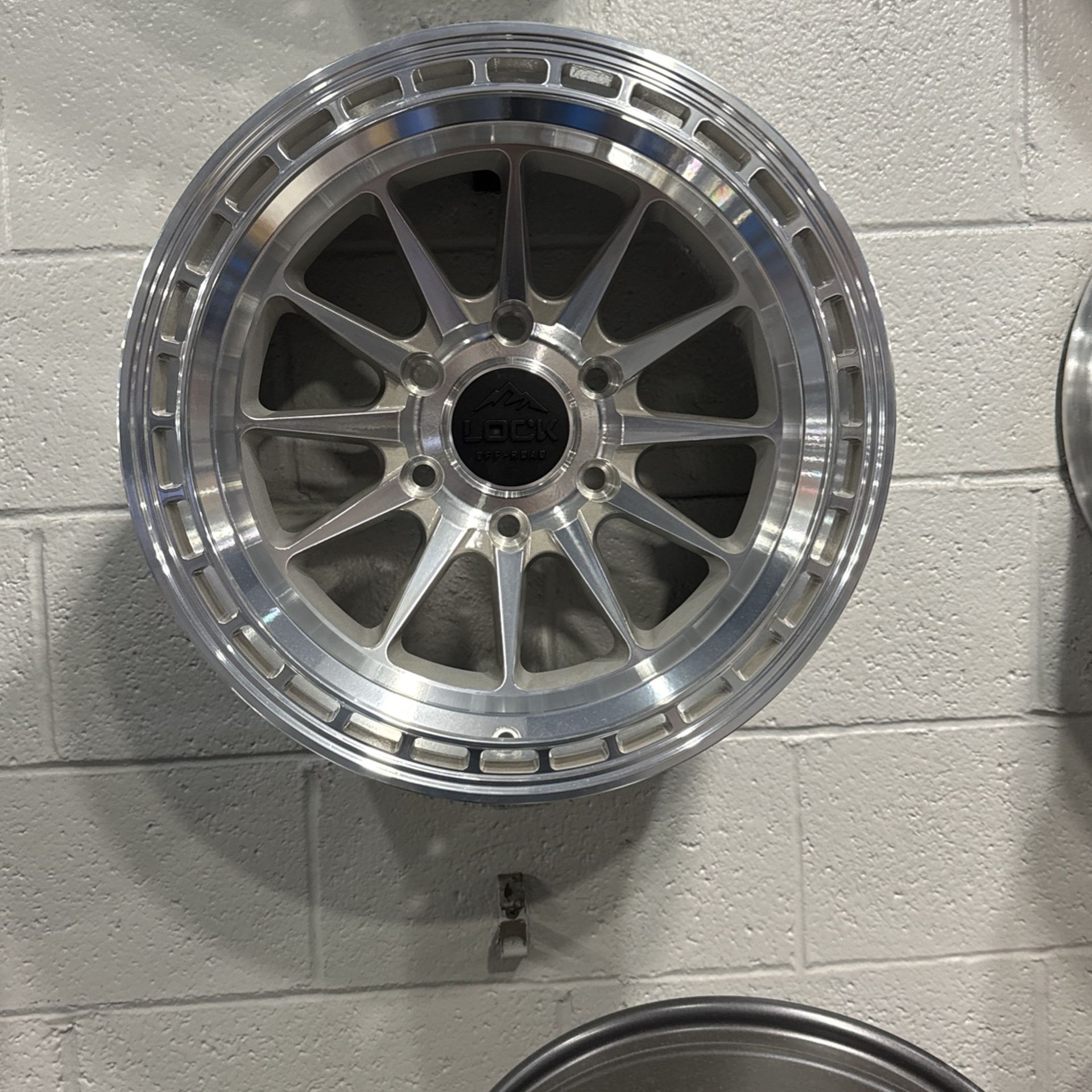 17” LOCK OFF ROAD 6x139.7