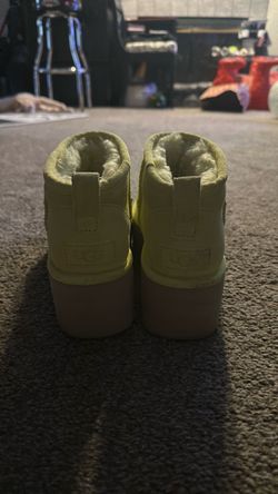Yellow platform UGG ankle boots with Fur Lining