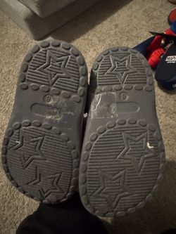 Size 8 crocs