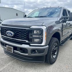 2023 Ford F-250 XL STX 4x4 Diesel We Finance 1,400Miles like new 