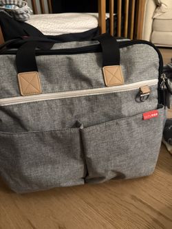 Skip Hop Diaper Bag: Iconic Duo Weekender, Extra Large Capacity with Changing Pad & Stroller Attachment, Grey Melange