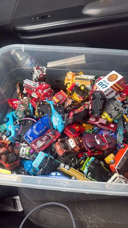 Large Lot of Disney Pixar Cars Die-Cast Toys