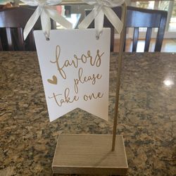 Favor Stands