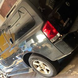 Nissan Armada ——-I sell it for piece if you want or if you want to fix it