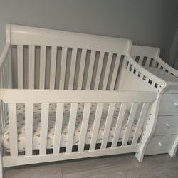Crib With Change Table 