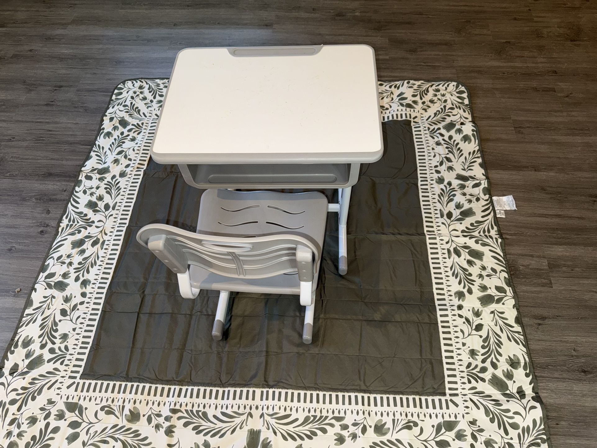 Children’s Desk