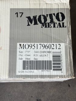 New Moto Metal 17x9 Chrome Wheel 6x139.7 6x5.5 -12 Offset Truck Rim