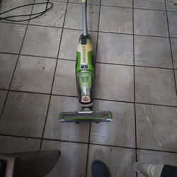 BISSELL VACUUM/CLEANER